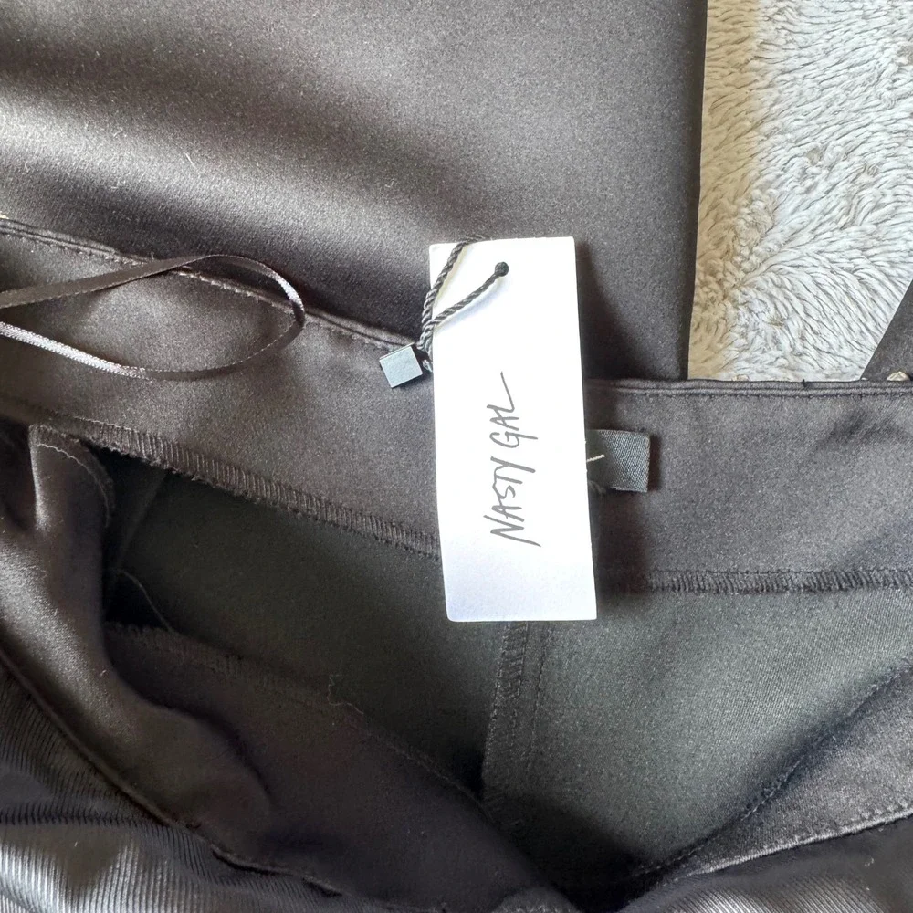 NWT Satin Wide Leg Jumpsuit Rhinestone Trim Open Back Strappy Glam Size 8 - Picture 7 of 7